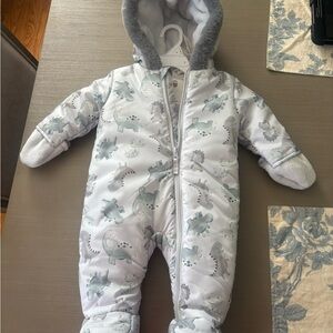 NEW First Wish Baby Puffer Snowsuit in Light Gray Dinosaur Print 6-9 months